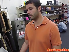 Amateur pawner facialized in shops backoffice